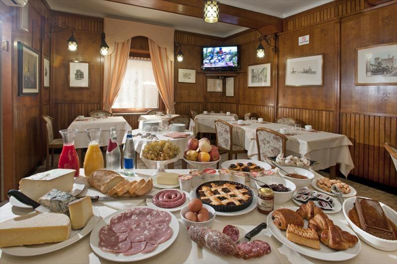 Albergo Badellino Bra Kültér fotó