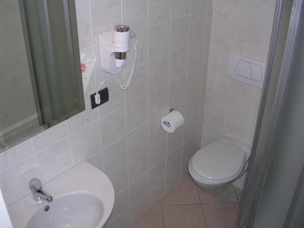Albergo Badellino Bra Szoba fotó